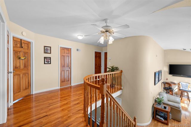 12 Mansfield Lane S, East Northport, NY 11731