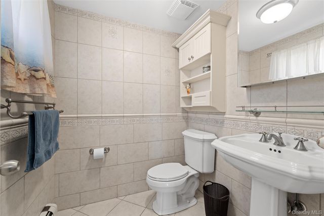 12 Mansfield Lane S, East Northport, NY 11731