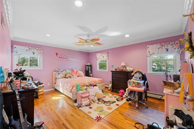 12 Mansfield Lane S, East Northport, NY 11731