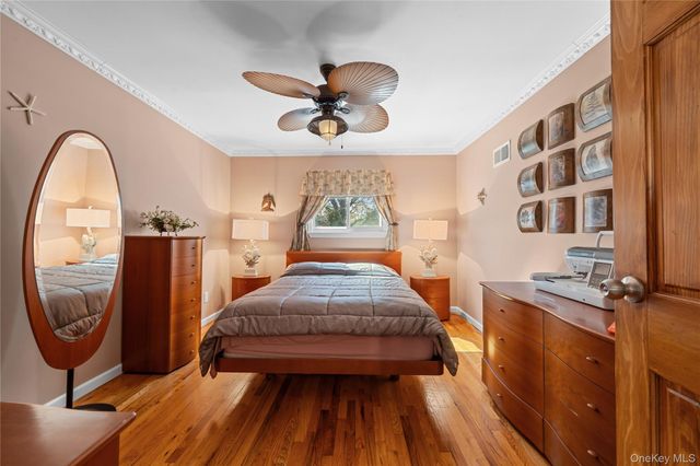 12 Mansfield Lane S, East Northport, NY 11731