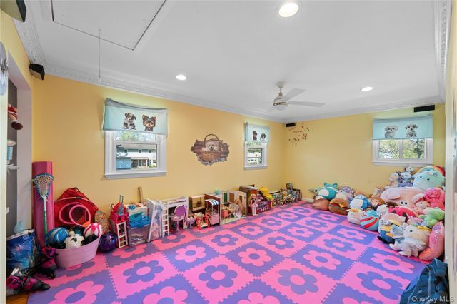 12 Mansfield Lane S, East Northport, NY 11731