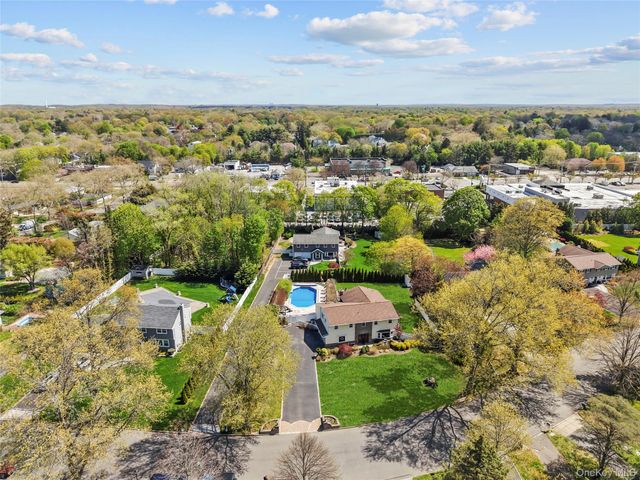 12 Mansfield Lane S, East Northport, NY 11731