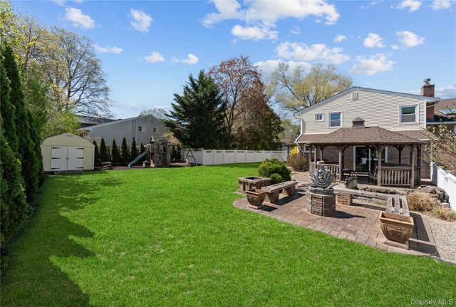 12 Mansfield Lane S, East Northport, NY 11731