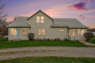 8263 S Scottdale Road, Oronoko Twp, MI 49103