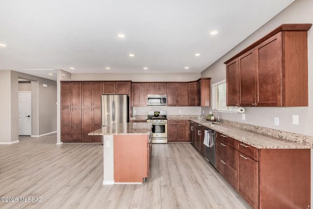 8445 E Ramona Madera Lane, Tucson, AZ 85747