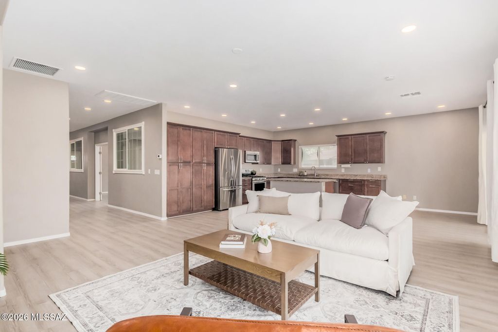 8445 E Ramona Madera Lane, Tucson, AZ 85747