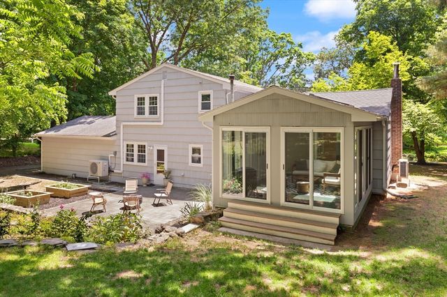 220 Old Lancaster Rd, Sudbury, MA 01776