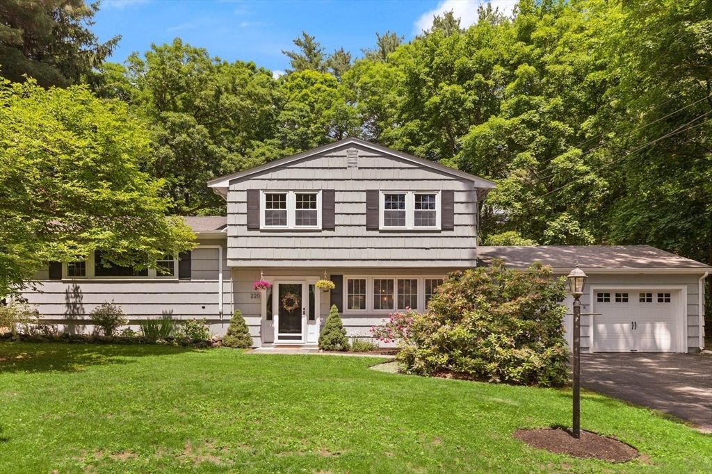 220 Old Lancaster Rd, Sudbury, MA 01776