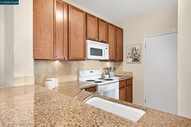 6979 Dublin Meadows St A, Dublin, CA 94568