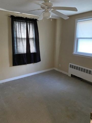 50 Neillian St 1, Bedford, MA 01730