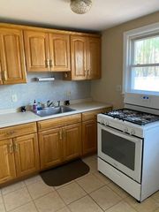 50 Neillian St 1, Bedford, MA 01730