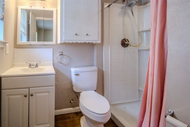 1805 Bardfield Avenue, Garland, TX 75041