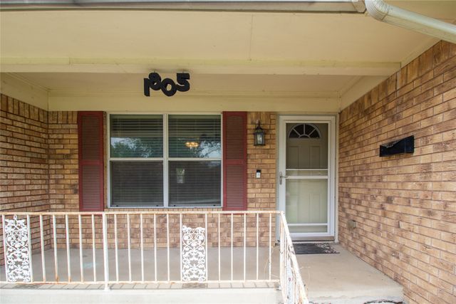 1805 Bardfield Avenue, Garland, TX 75041