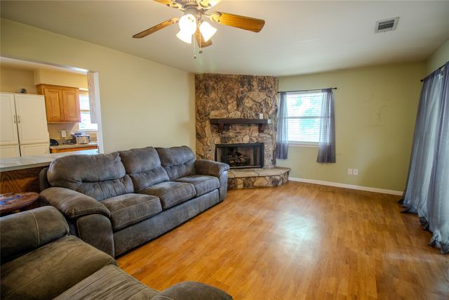 1805 Bardfield Avenue, Garland, TX 75041