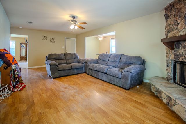 1805 Bardfield Avenue, Garland, TX 75041