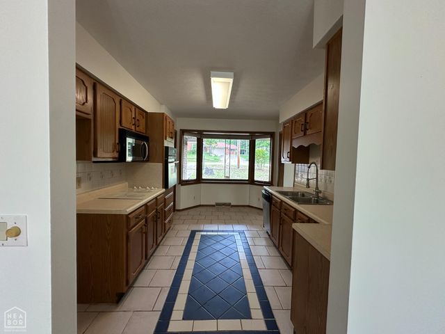 76 Bayview Drive, Mountain Home, AR 72653