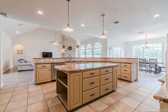 145 County Road 2725, Mico, TX 78056