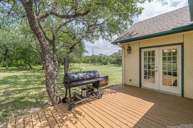 145 County Road 2725, Mico, TX 78056