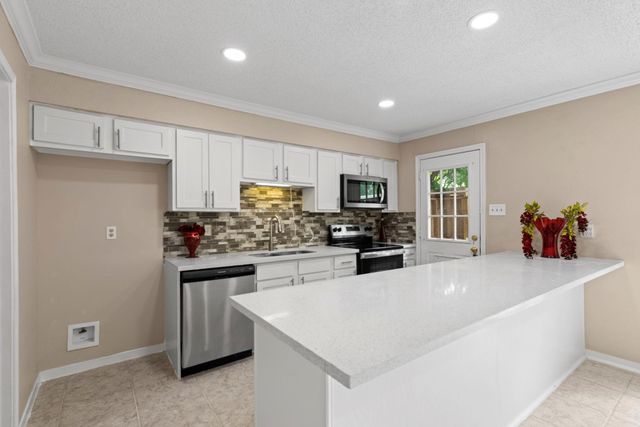 7939 Kendalia Drive, Houston, TX 77036