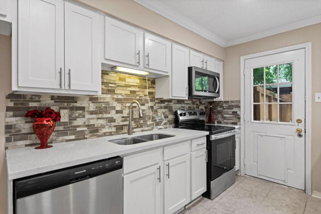 7939 Kendalia Drive, Houston, TX 77036