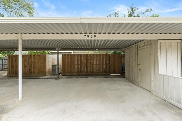 7939 Kendalia Drive, Houston, TX 77036