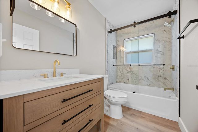 2770 WOOD STREET, Sarasota, FL 34237