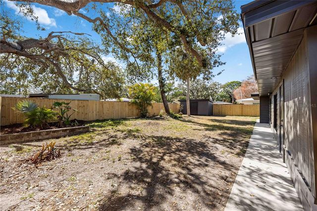 2770 WOOD STREET, Sarasota, FL 34237