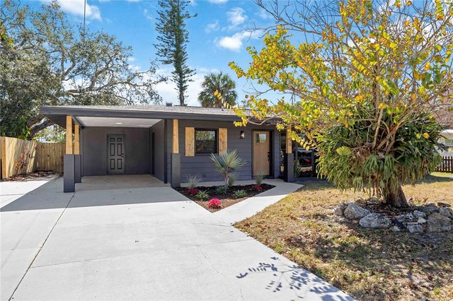 2770 WOOD STREET, Sarasota, FL 34237