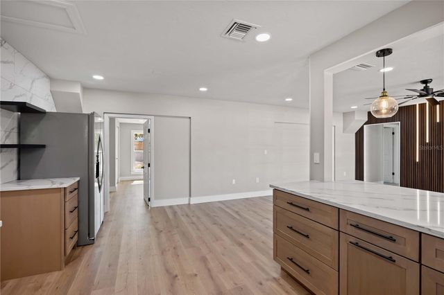 2770 WOOD STREET, Sarasota, FL 34237