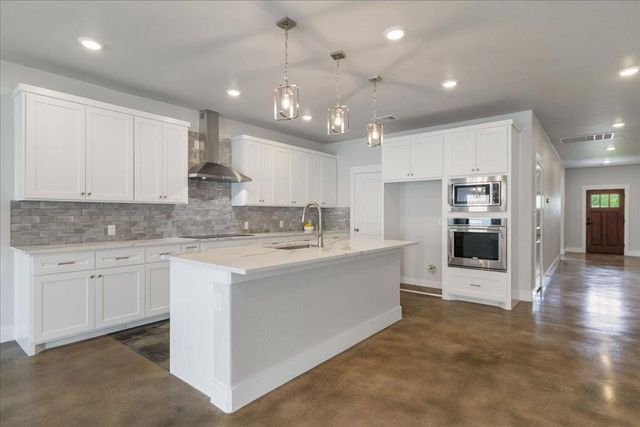 223 Timberline DR, Burnet, TX 78611