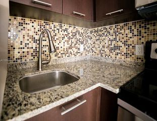 500 SW 9th Ave 9, Miami, FL 33130