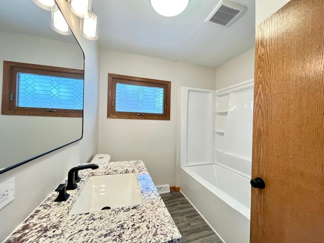 926 N Aurdal Avenue, Fergus Falls, MN 56537