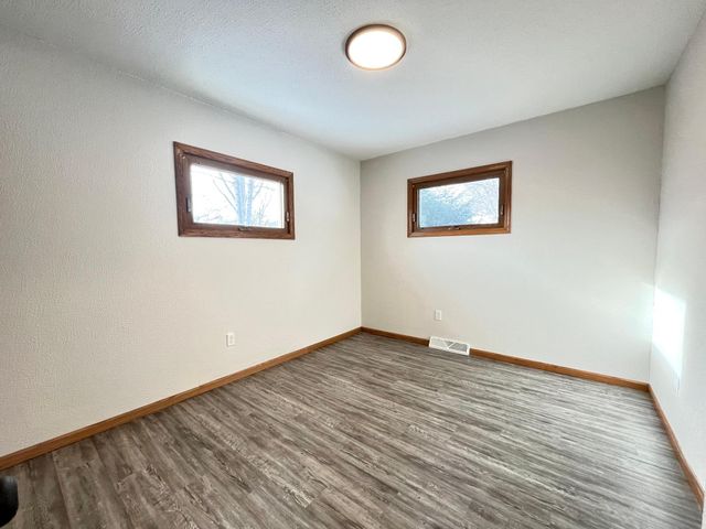 926 N Aurdal Avenue, Fergus Falls, MN 56537