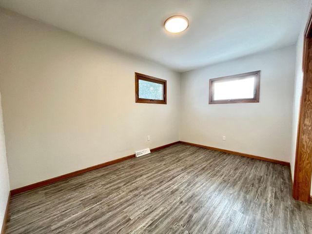 926 N Aurdal Avenue, Fergus Falls, MN 56537