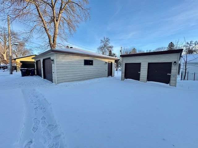 926 N Aurdal Avenue, Fergus Falls, MN 56537