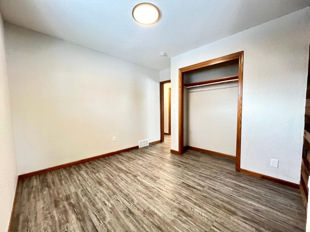 926 N Aurdal Avenue, Fergus Falls, MN 56537