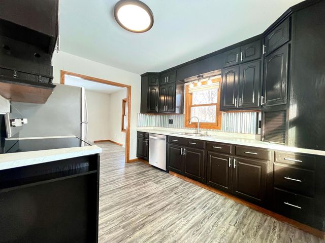 926 N Aurdal Avenue, Fergus Falls, MN 56537