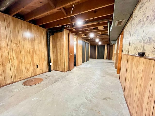 926 N Aurdal Avenue, Fergus Falls, MN 56537