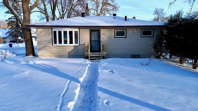 926 N Aurdal Avenue, Fergus Falls, MN 56537
