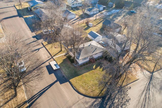 926 N Aurdal Avenue, Fergus Falls, MN 56537