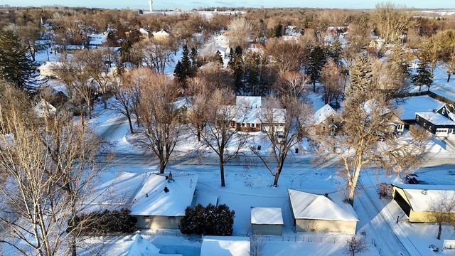 926 N Aurdal Avenue, Fergus Falls, MN 56537