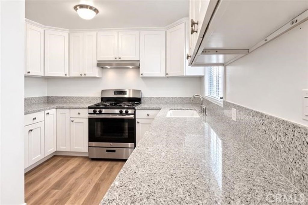 304 E Erna, La Habra, CA 90631