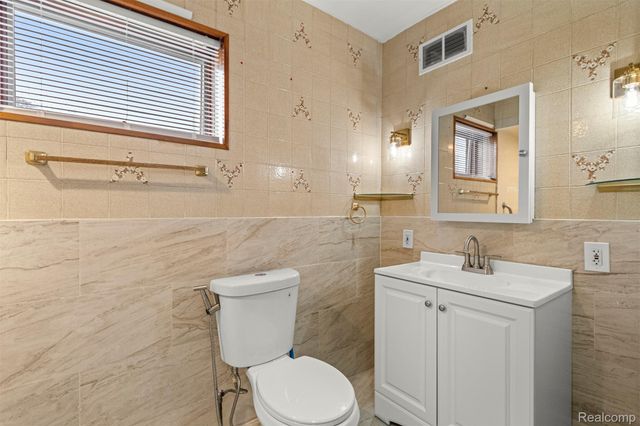 5920 Chase Road, Dearborn, MI 48126