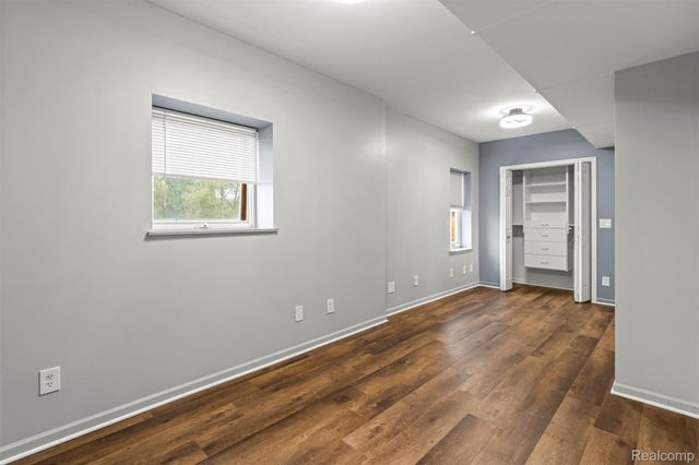 5920 Chase Road, Dearborn, MI 48126