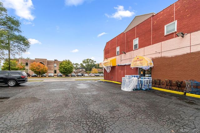 5920 Chase Road, Dearborn, MI 48126