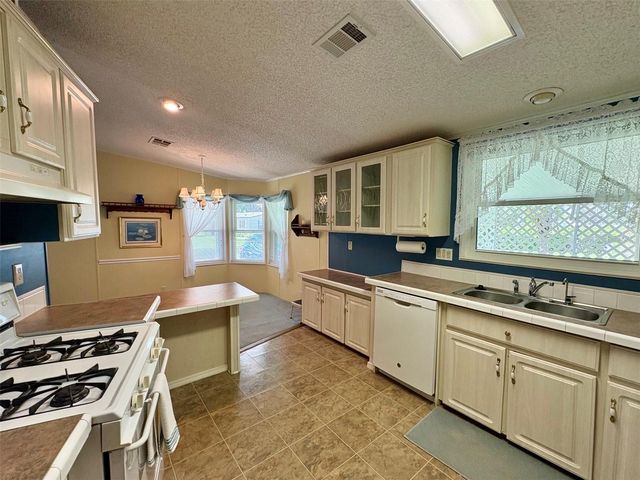 6107 GRAND OAKS DRIVE SE, Winter Haven, FL 33884
