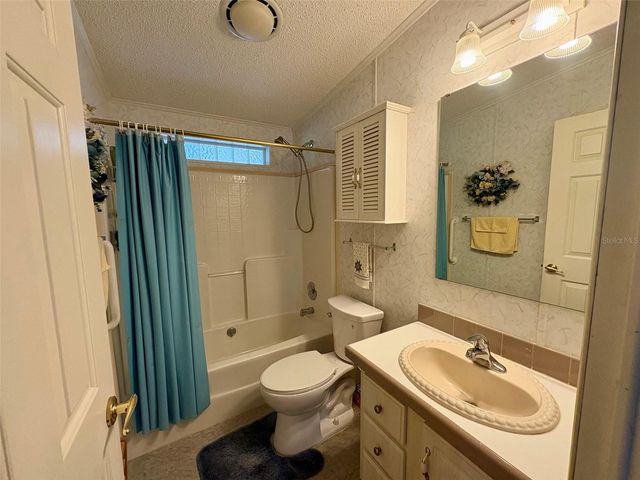 6107 GRAND OAKS DRIVE SE, Winter Haven, FL 33884