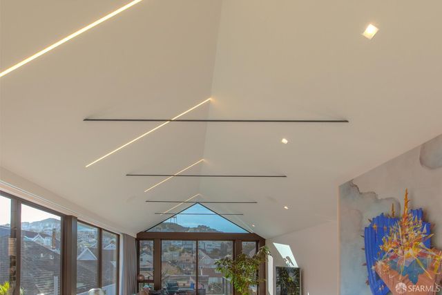 335 Diamond Street, San Francisco, CA 94114