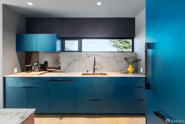 335 Diamond Street, San Francisco, CA 94114