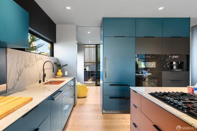 335 Diamond Street, San Francisco, CA 94114